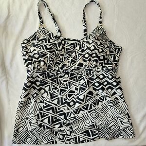 Island Escape Black and White Bikini Top